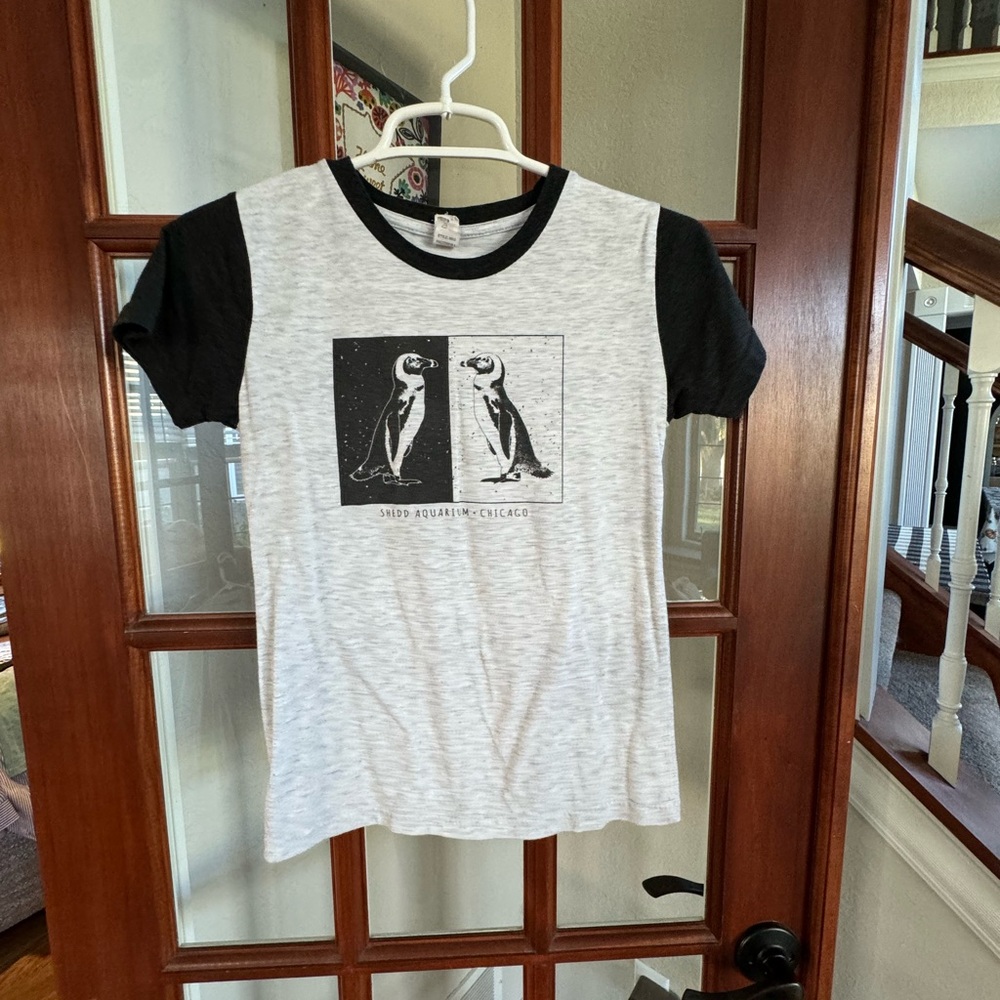 Penguin Print Tee Shirt "Shedd Aquarium" - Youth Size Large
